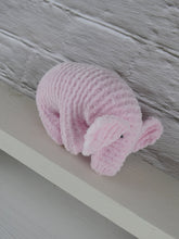 Load image into Gallery viewer, Knitted Pink elephant