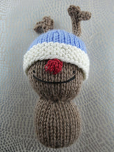 Load image into Gallery viewer, Cute knitted Christmas decoration