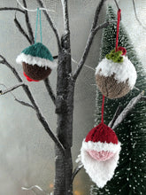 Load image into Gallery viewer, Knitted Christmas pudding tree decoration